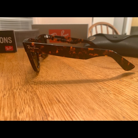 RAY-BAN NEW WAYFARER CLASSIC SUNGLASSES - Picture 4 of 7